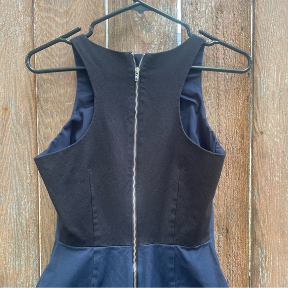 BANANA REPUBLIC Women’s Colorblock Navy Black Sleeveless Pencil Dress Size 6 P - Picture 3 of 9